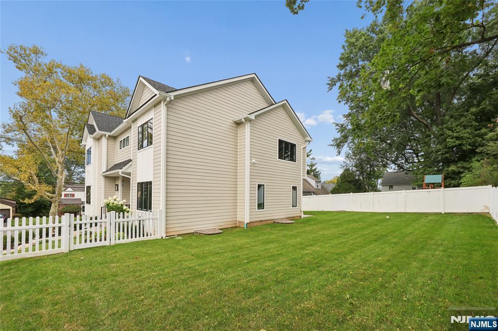 367 Johnson Avenue Property Photo 2