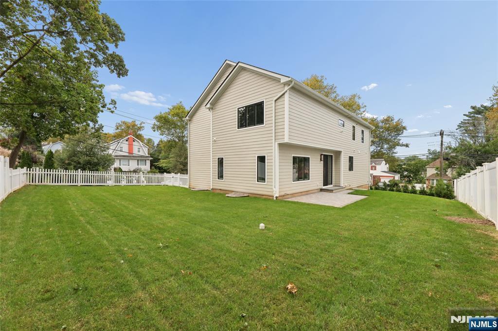 367 Johnson Avenue Property Photo 3
