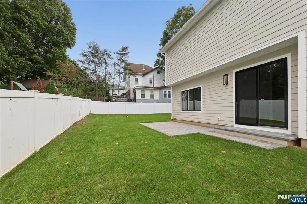 367 Johnson Avenue Property Photo 4