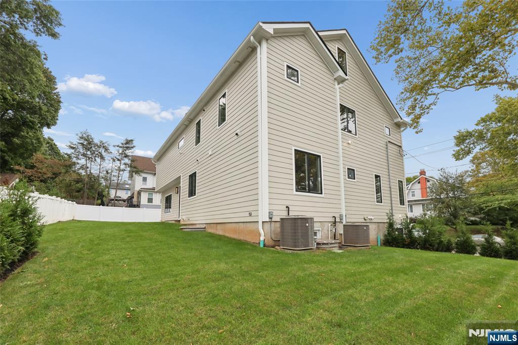 367 Johnson Avenue Property Photo 5