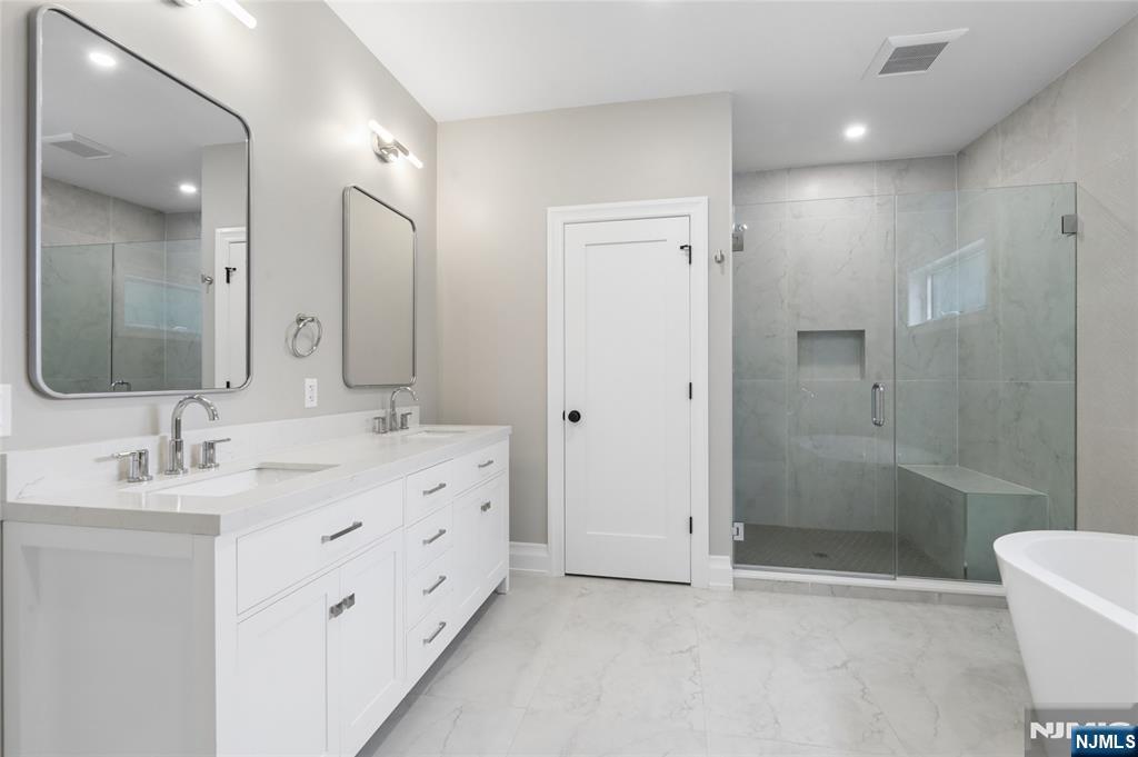 367 Johnson Avenue Property Photo 46