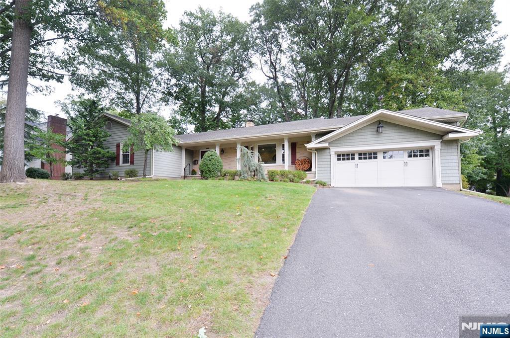 632 Iroquois Street Property Photo 1