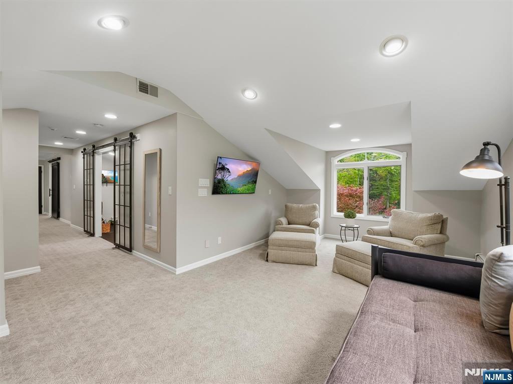 22 Millstream Road Property Photo 30