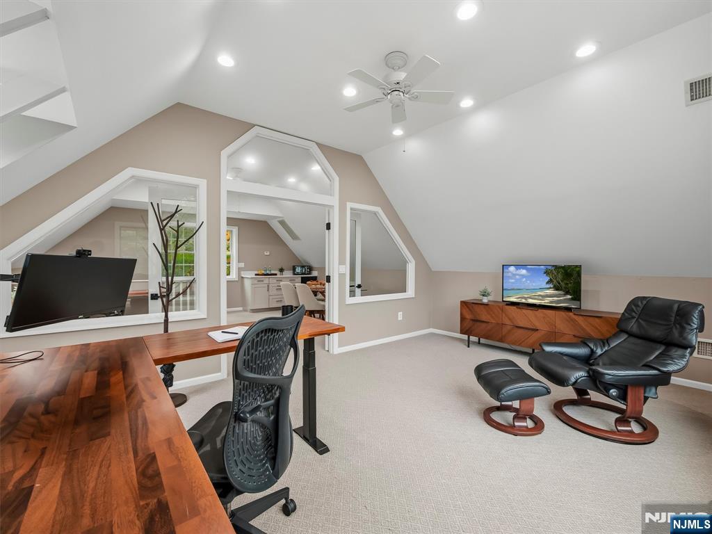 22 Millstream Road Property Photo 47