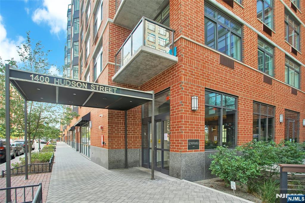 1400 Hudson Street 1005 Property Photo 1