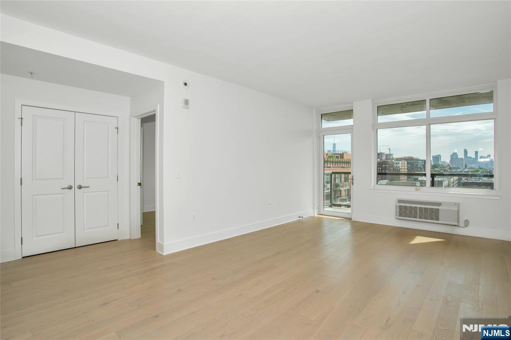 1400 Hudson Street 1005 Property Photo 5