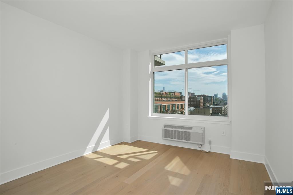 1400 Hudson Street 1005 Property Photo 7