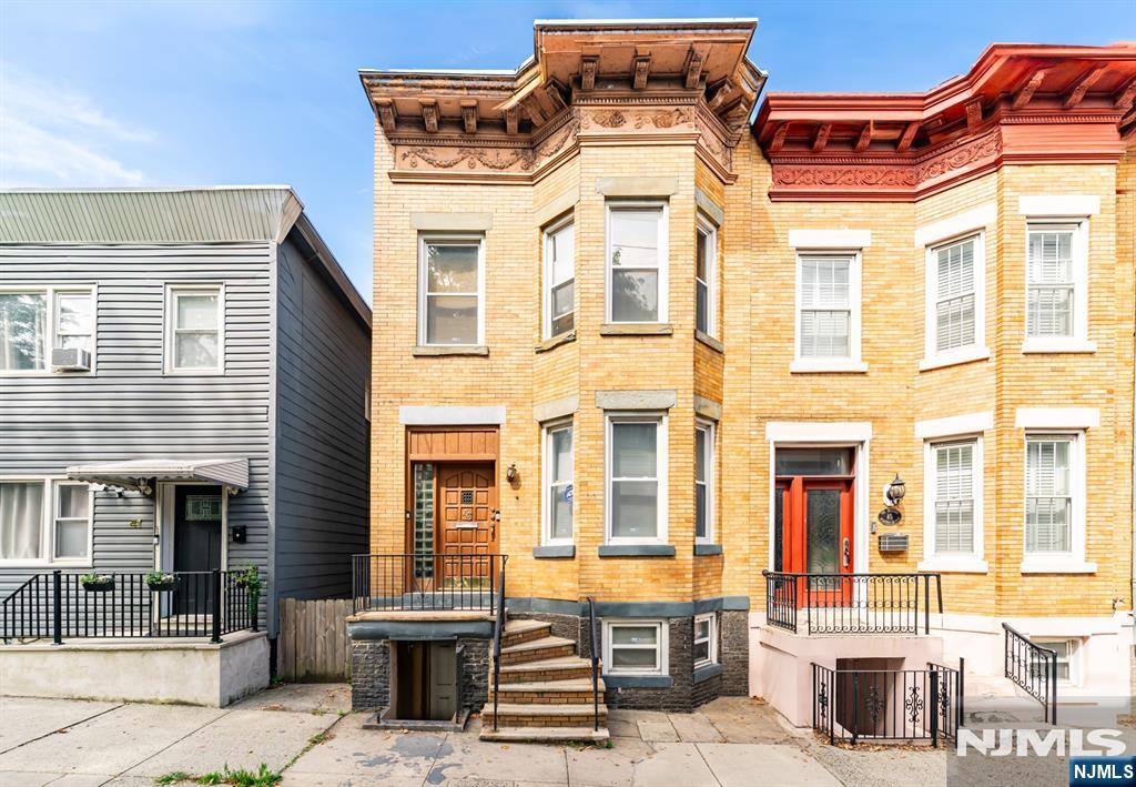 43 Webster Avenue Property Photo 1