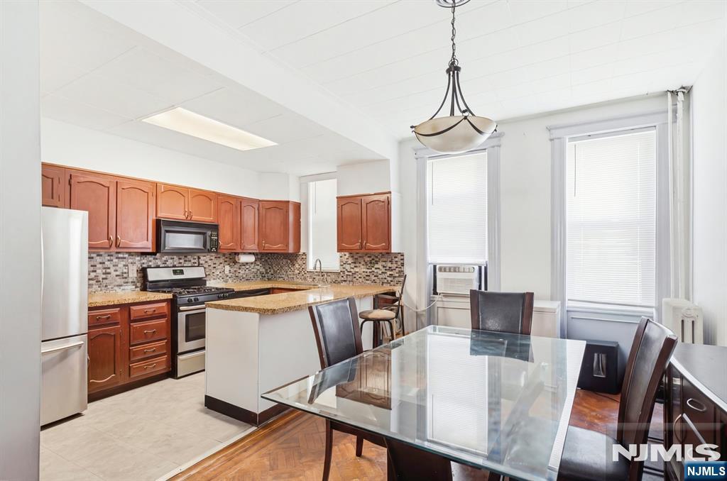 43 Webster Avenue Property Photo 3