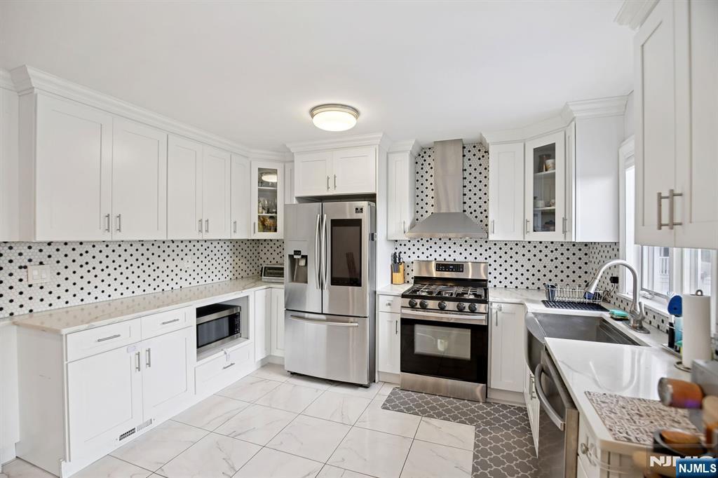 82 Eaton Place Property Photo 12