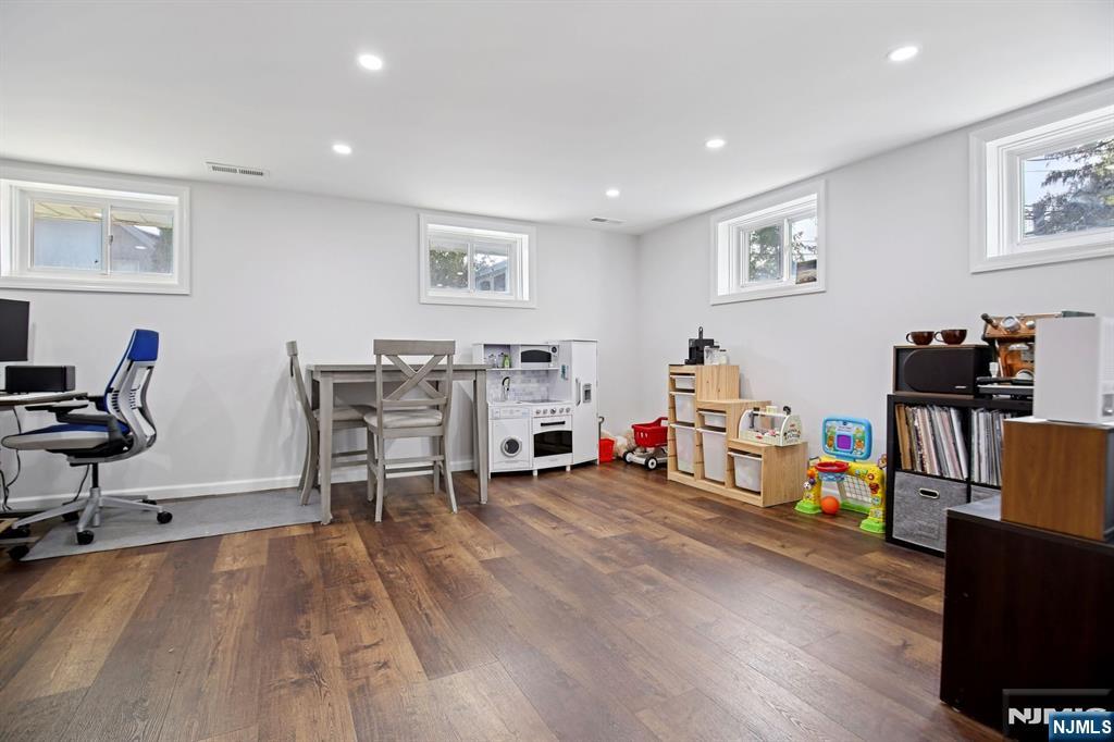 82 Eaton Place Property Photo 23