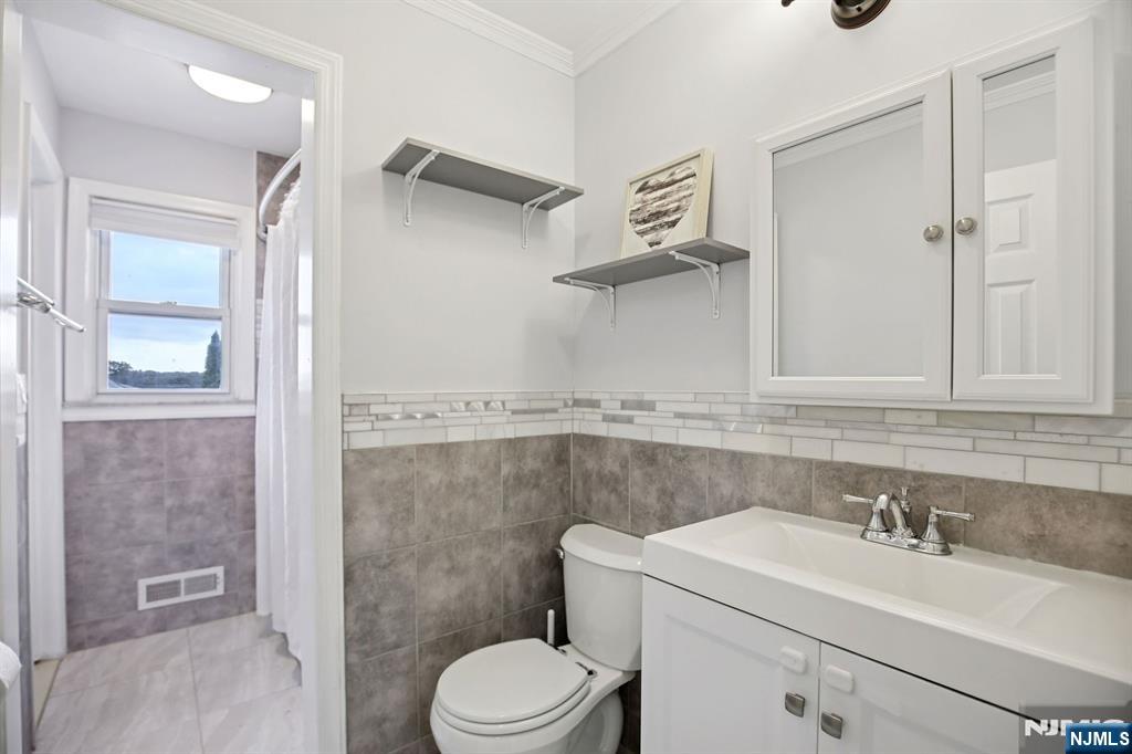 82 Eaton Place Property Photo 24