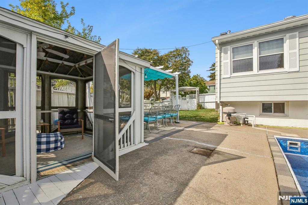 82 Eaton Place Property Photo 27