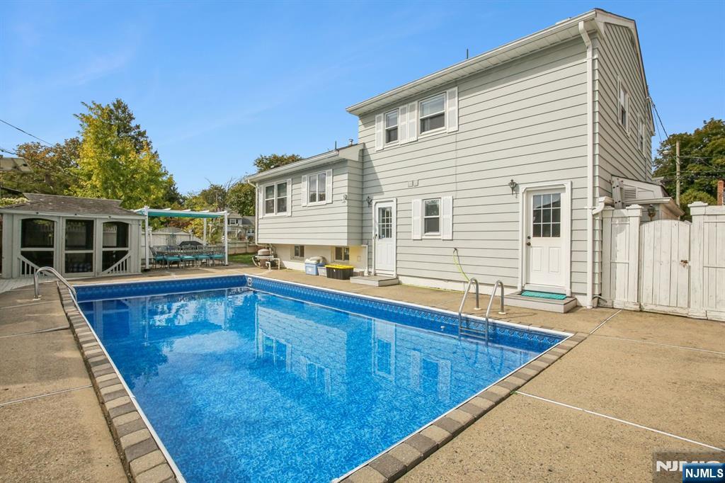 82 Eaton Place Property Photo 29