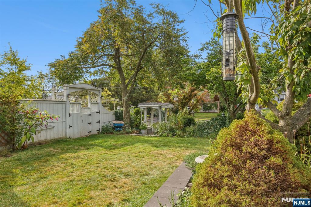 82 Eaton Place Property Photo 32