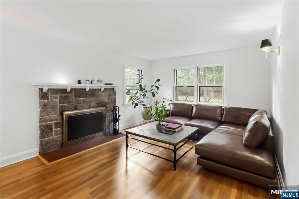 587 Closter Dock Road Property Photo 6