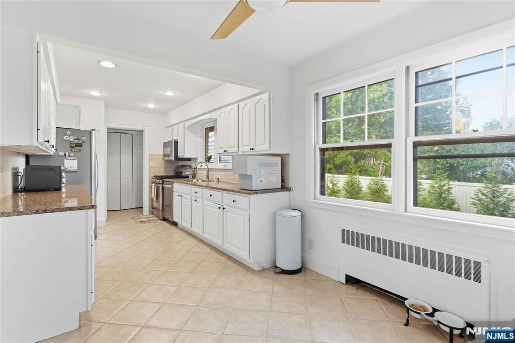 587 Closter Dock Road Property Photo 11