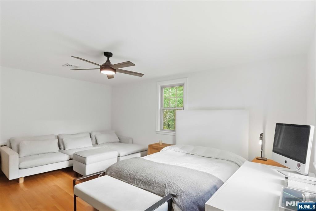 587 Closter Dock Road Property Photo 16