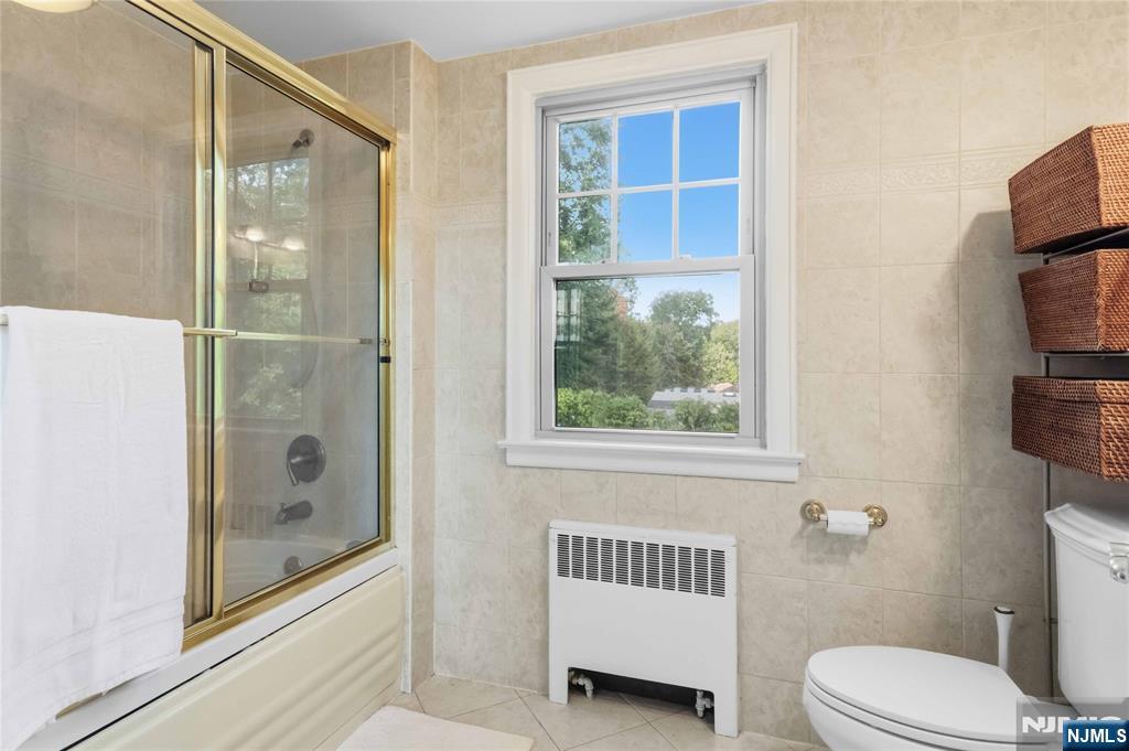 587 Closter Dock Road Property Photo 17
