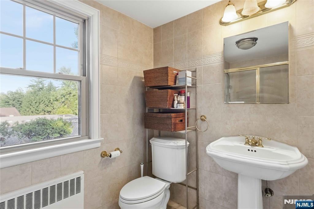 587 Closter Dock Road Property Photo 18