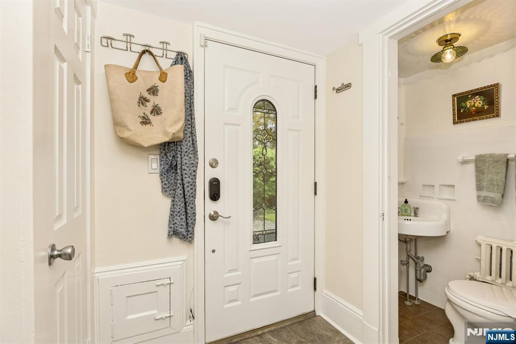 578 Ridgewood Avenue Property Photo 28