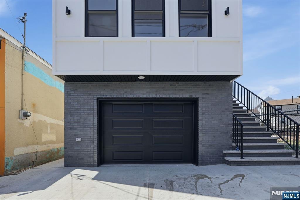 54 Pennsylvania Avenue Property Photo 2