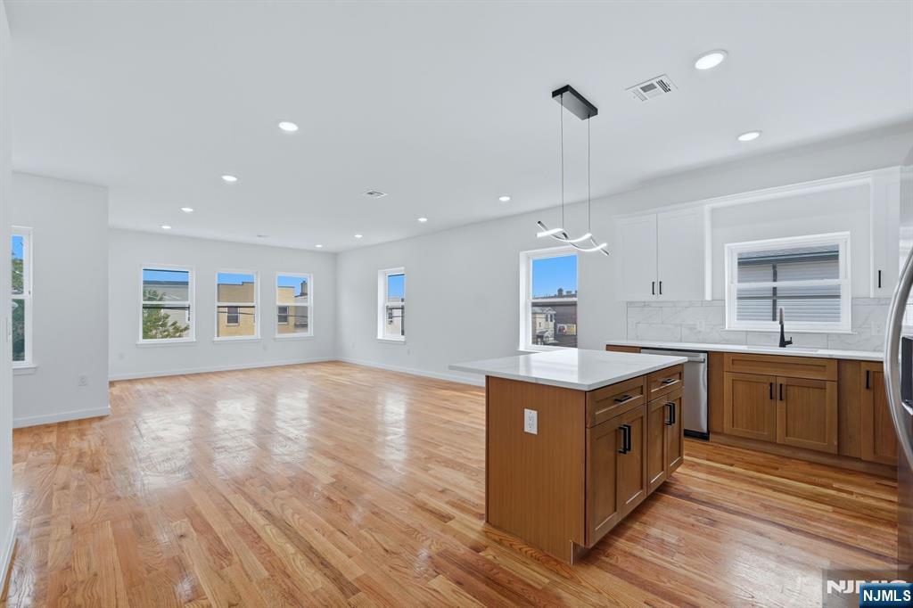 54 Pennsylvania Avenue Property Photo 3