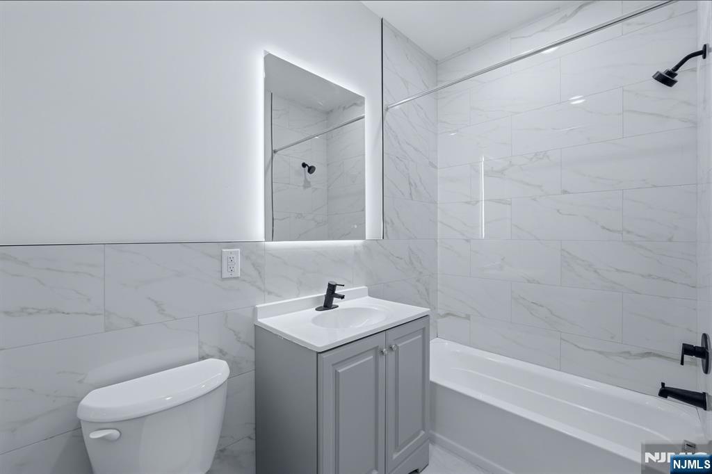 54 Pennsylvania Avenue Property Photo 8