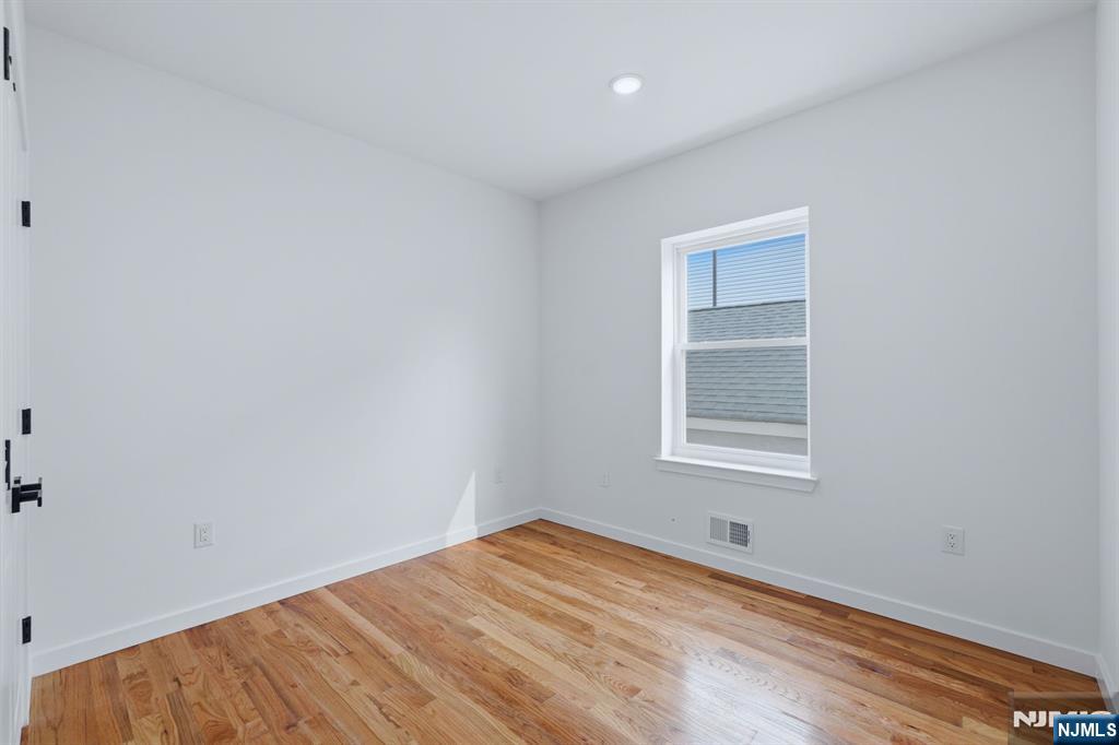 54 Pennsylvania Avenue Property Photo 17