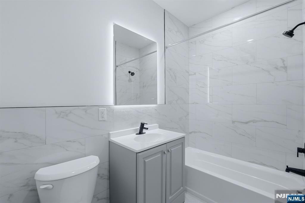 54 Pennsylvania Avenue Property Photo 19