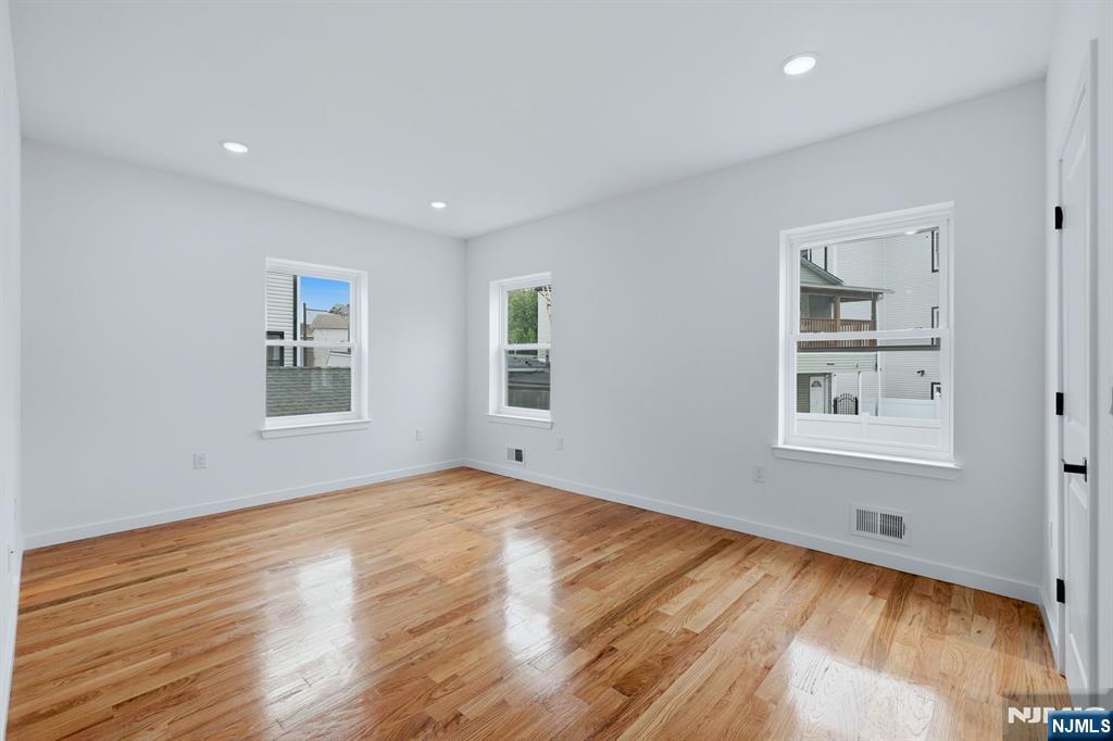 54 Pennsylvania Avenue Property Photo 20