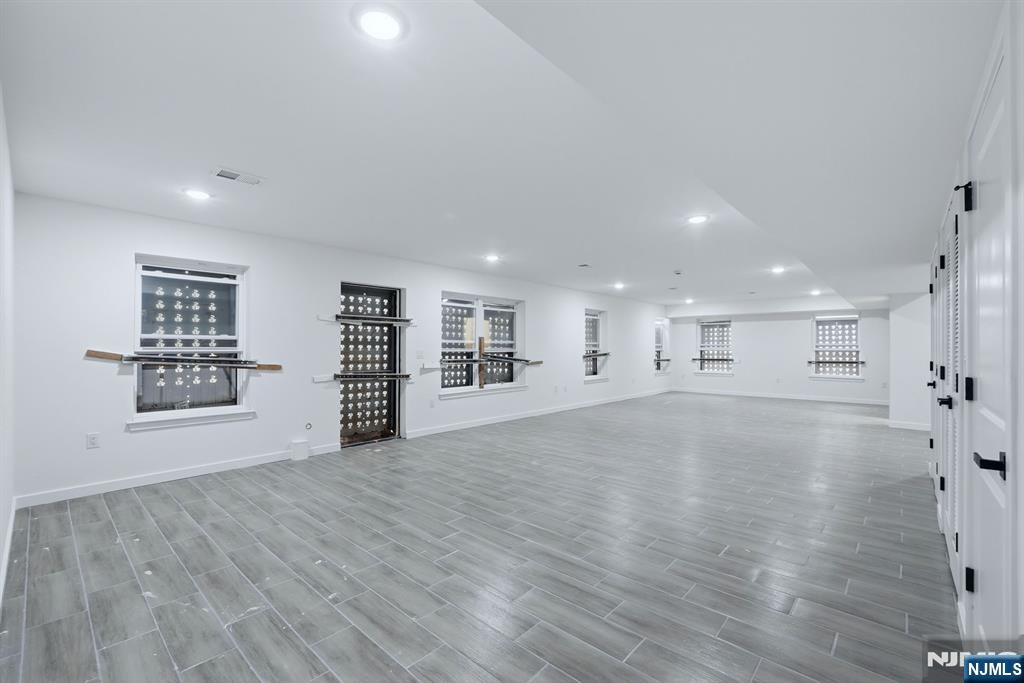 54 Pennsylvania Avenue Property Photo 25