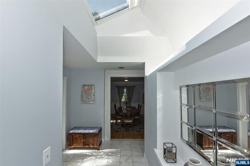 486 W Saddle River Road Property Photo 10