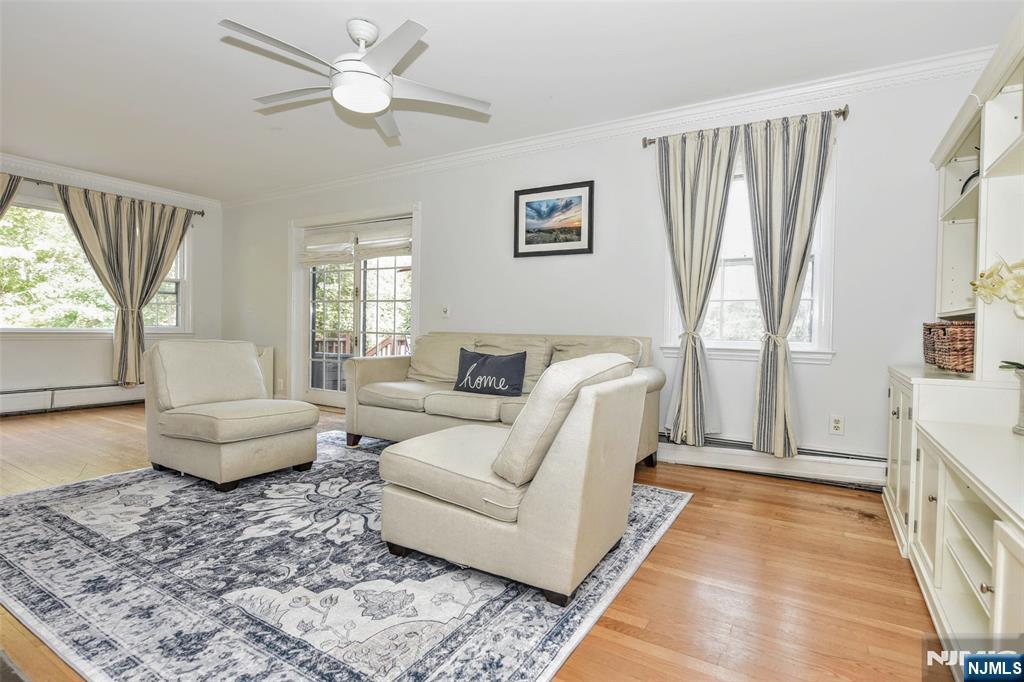 486 W Saddle River Road Property Photo 11