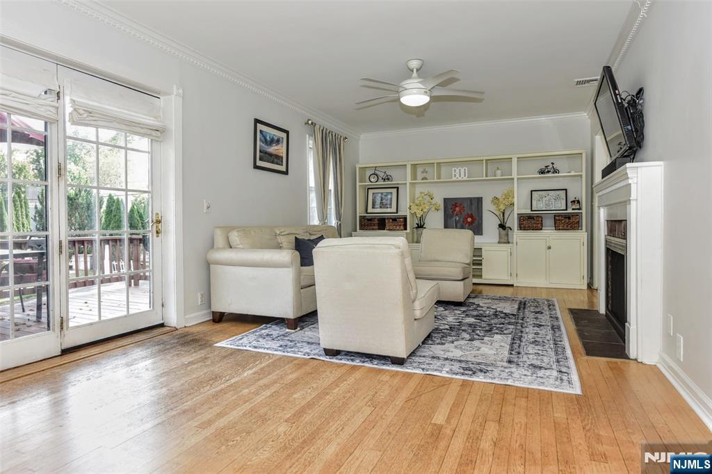486 W Saddle River Road Property Photo 12