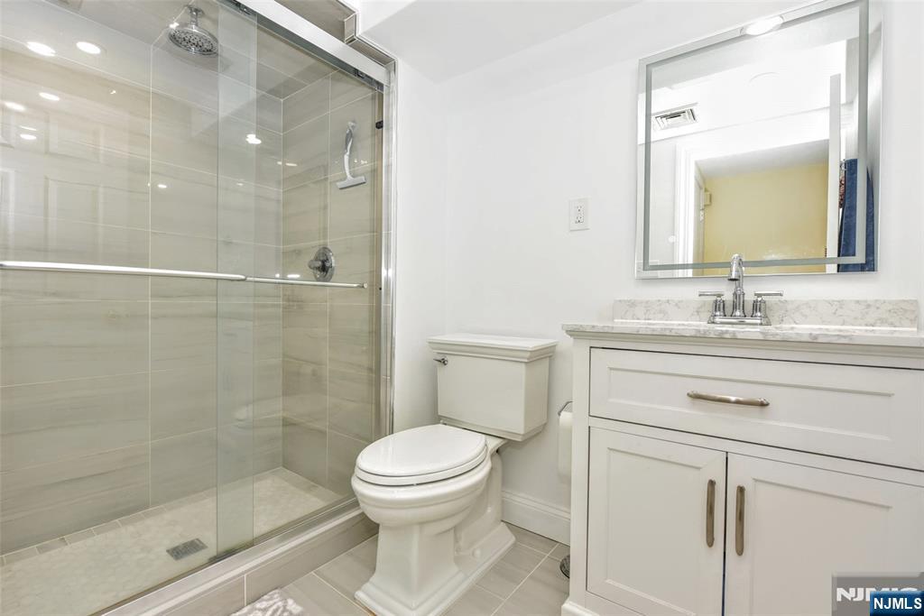 486 W Saddle River Road Property Photo 27