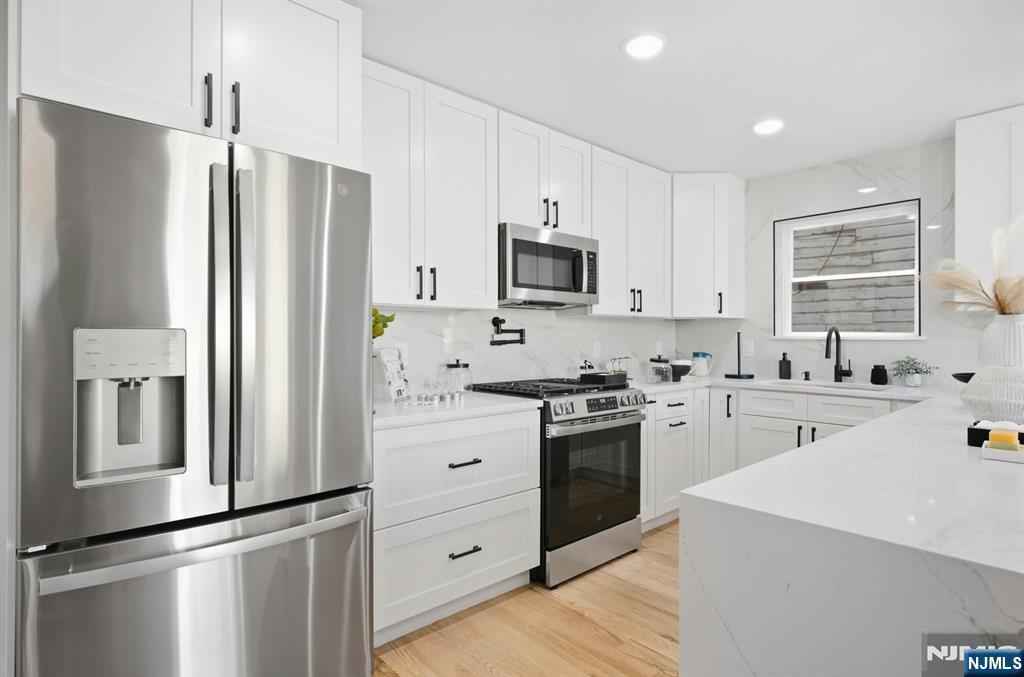 257 7th Street Property Photo 11