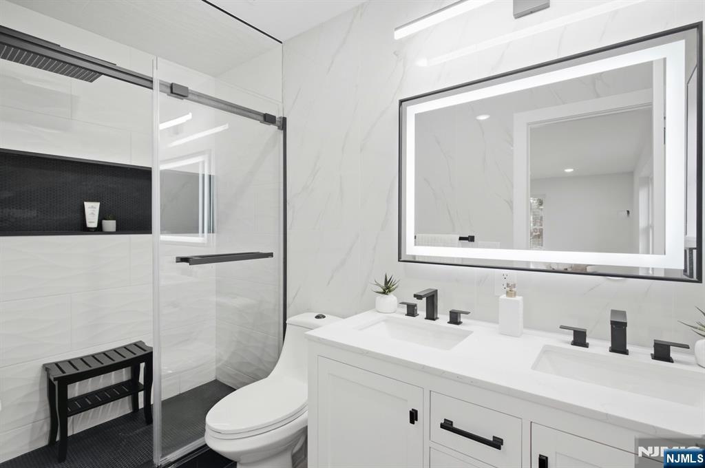257 7th Street Property Photo 20