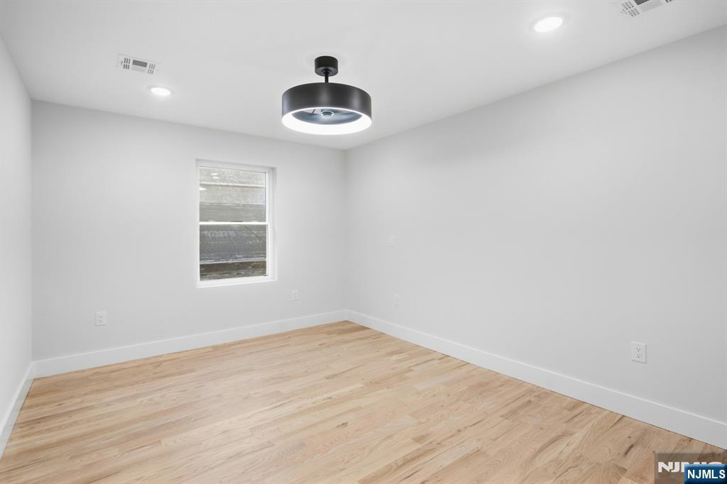 257 7th Street Property Photo 40