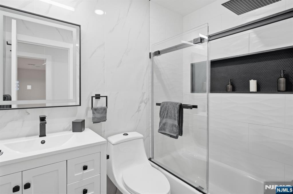 257 7th Street Property Photo 42