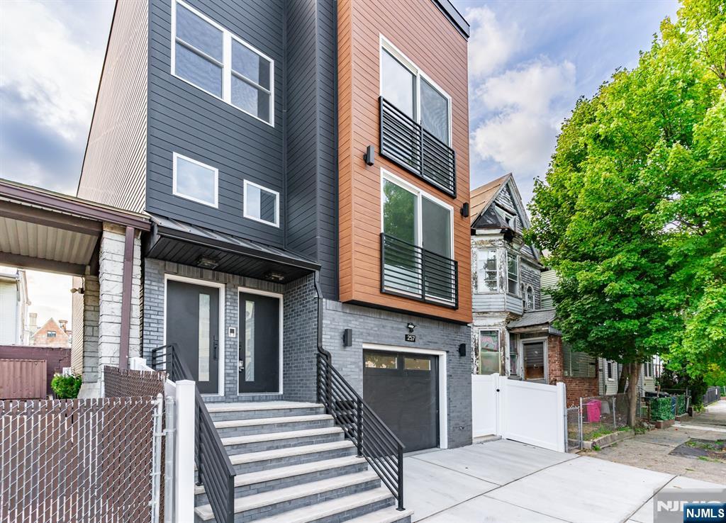 257 7th Street Property Photo 47