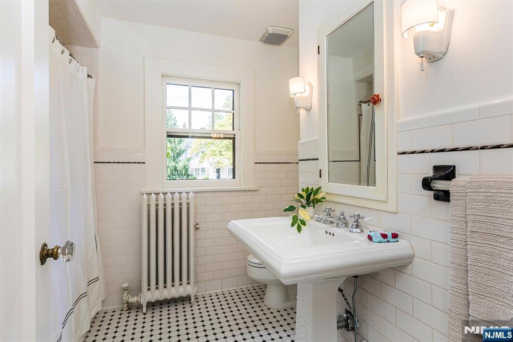 121 Christopher Street Property Photo 32