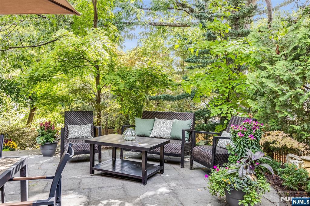 121 Christopher Street Property Photo 41