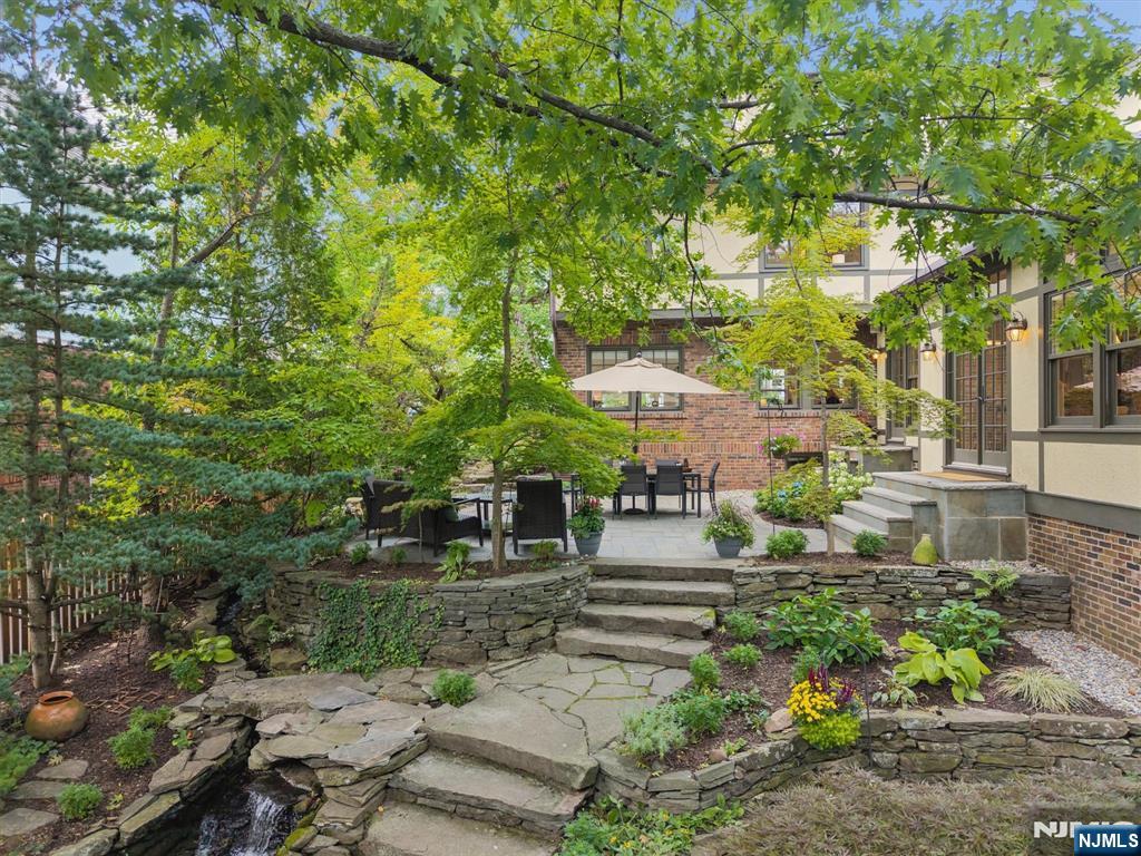 121 Christopher Street Property Photo 42