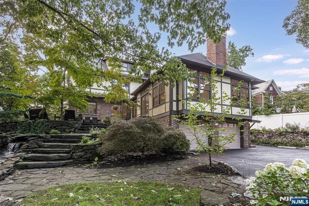 121 Christopher Street Property Photo 44