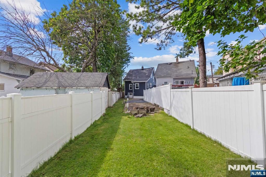 15 Laurel Street Property Photo 5