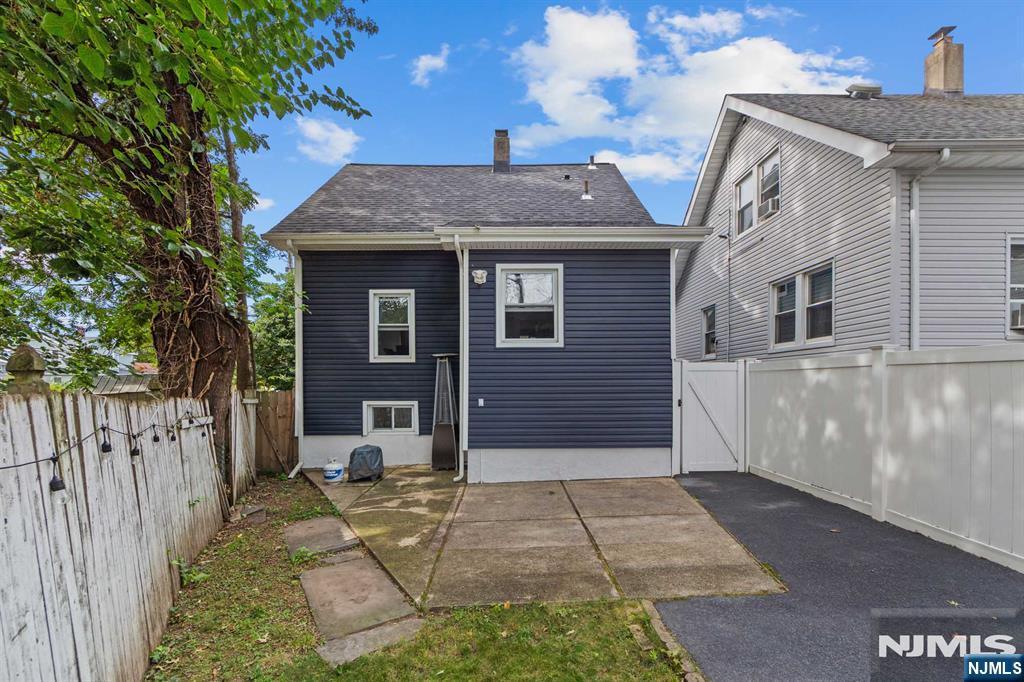 15 Laurel Street Property Photo 7