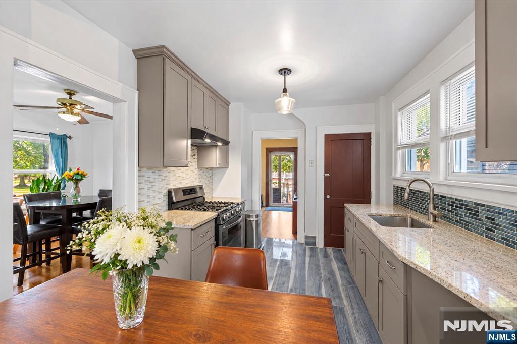 15 Laurel Street Property Photo 22