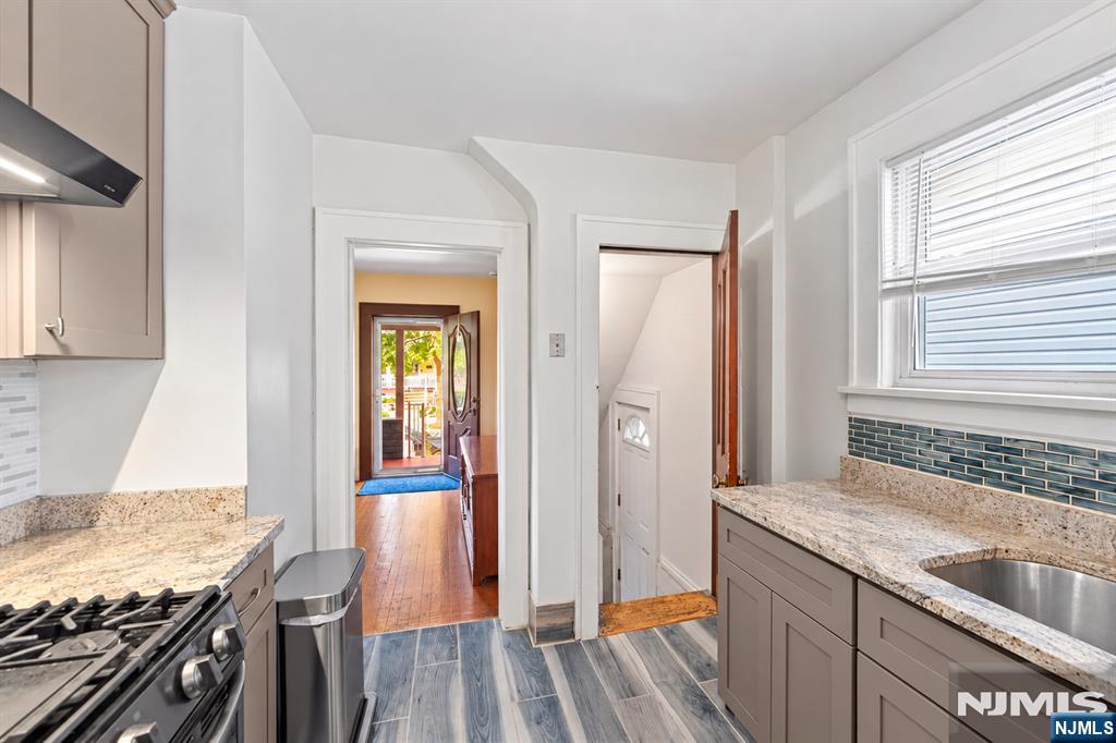 15 Laurel Street Property Photo 37