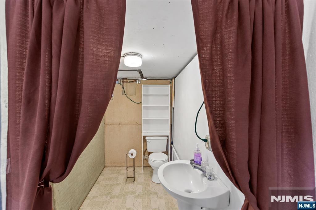15 Laurel Street Property Photo 40